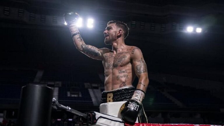 Jonfer se proclama campeón WBC Internacional en una pelea marcada por la polémica