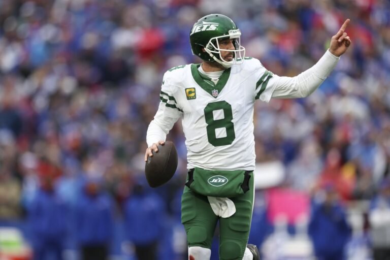 Steelers fichan a Aaron Rodgers tras meses de rumores