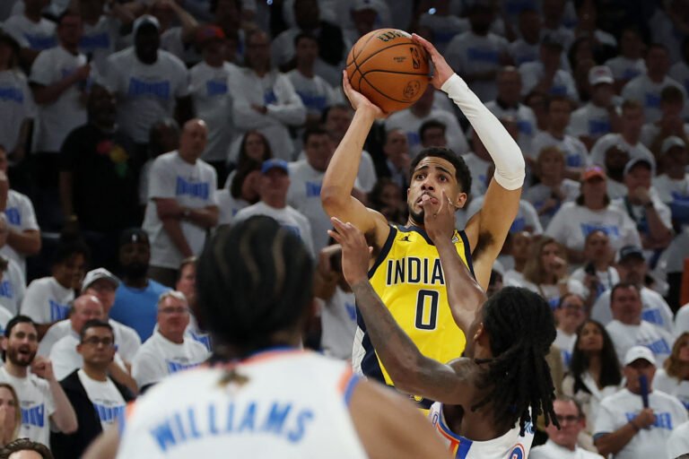 Pacers remontan y vencen al Thunder en el Juego 1