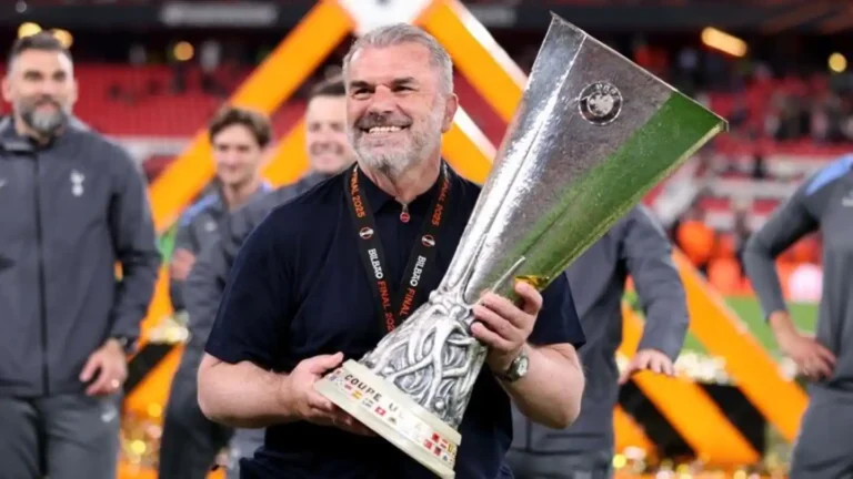Tottenham despide a Postecoglou tras ganar la Europa League