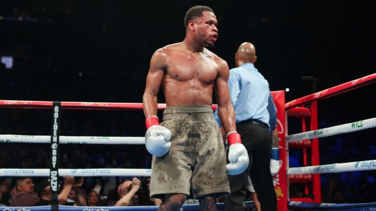 Devin Haney acusa a Teófimo López de evitar enfrentarse a él