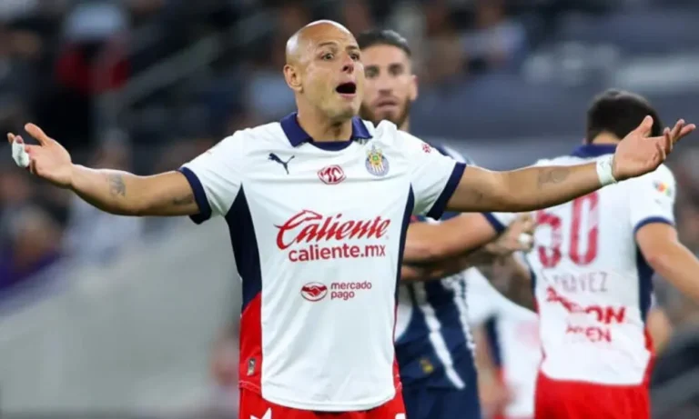 Chicharito desata polémica por comentarios considerados sexistas; FMF lo sanciona