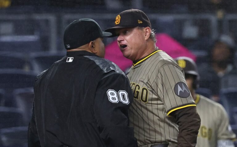 Mike Shildt expulsado por discutir con el umpire en la sexta entrada