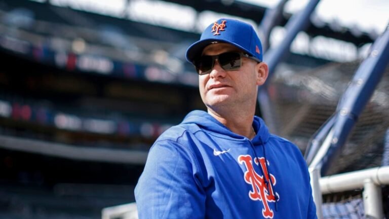 Carlos Mendoza es expulsado tras acalorada discusión con el umpire en el Citi Field