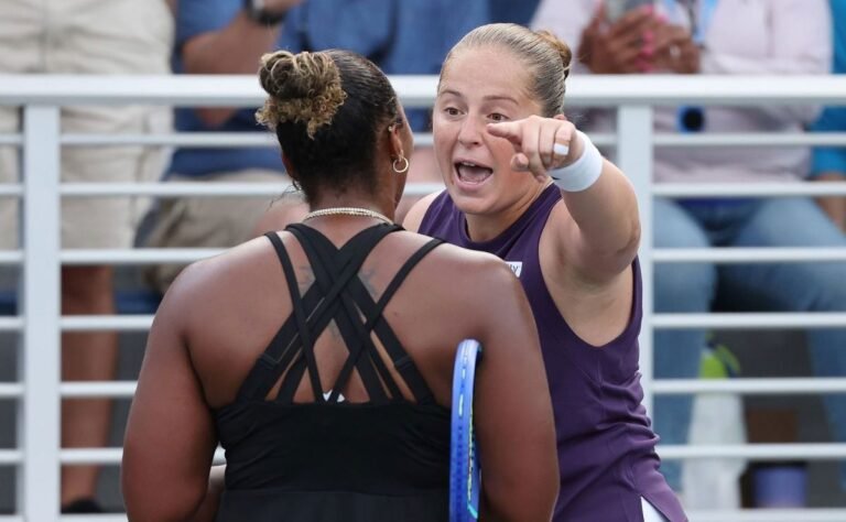 Ostapenko y Townsend en el ojo del huracán tras un tenso cruce en el US Open