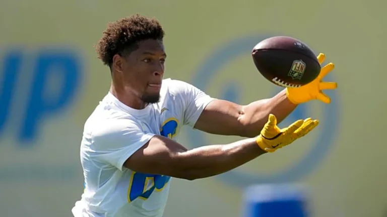 Oronde Gadsden II, la revelación de los Chargers, brilla y conquista el premio al Novato de la Semana