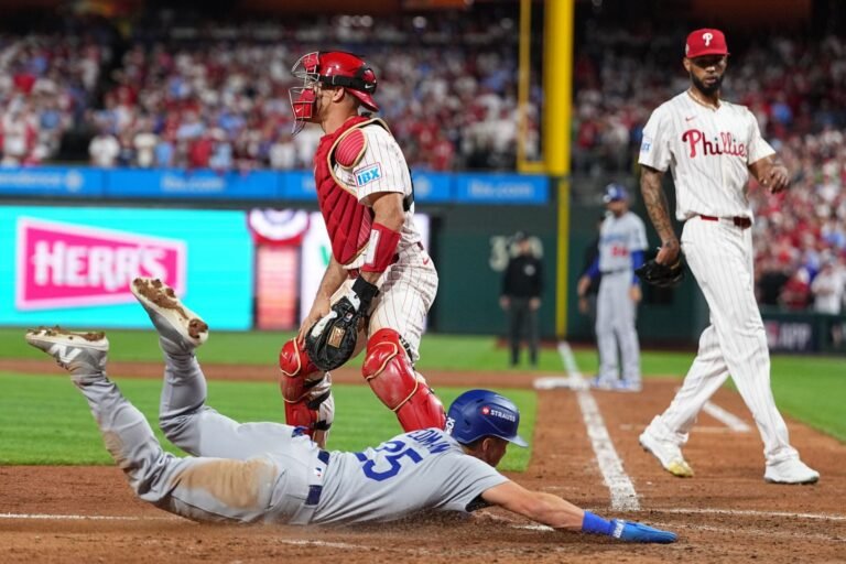 Dodgers sobreviven al tirón final de los Phillies y toman ventaja 2-0