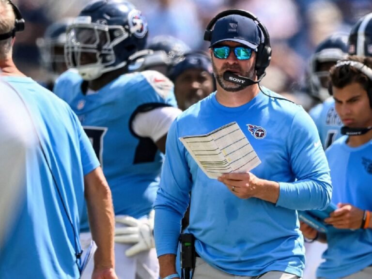 Tennessee Titans despiden a su entrenador Brian Callahan tras inicio desastroso