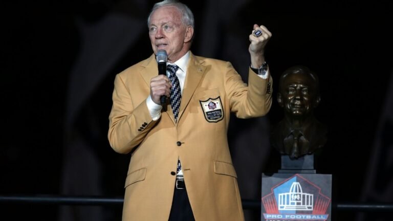 Jerry Jones multado por gesto obsceno: la polémica que sacude a los Cowboys