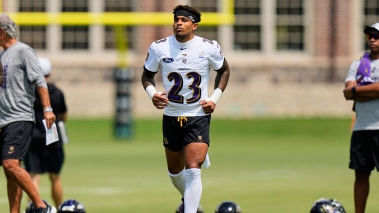 Philadelphia Eagles sorprende a la NFL con la adquisición del esquinero Jaire Alexander