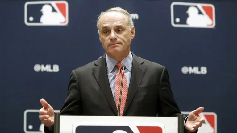 MLB analiza ampliar vínculos comerciales con empresas de apuestas deportivas