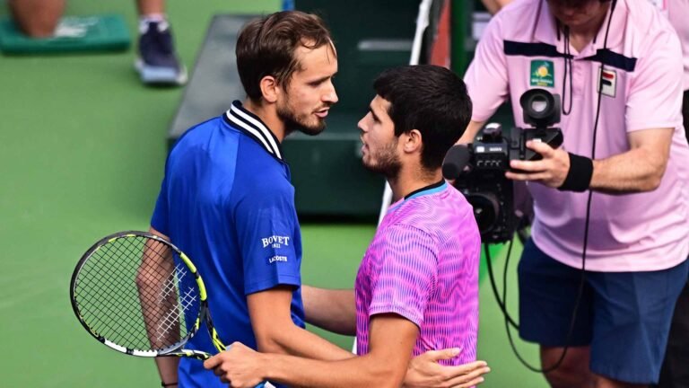 Alcaraz y Medvedev preparan una semifinal de alto voltaje en Indian Wells